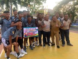 Tim Voli Putra Kecamatan Kampa dan Putri Kecamatan Kuok Juara 1