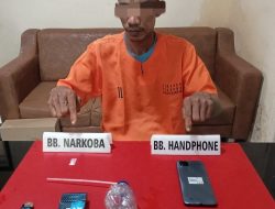 Kedapatan Bawa Sabu, Masyarakat Serahkan Pelaku Narkoba ke Polres Kampar