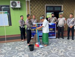 Hari Lalu Lintas, Satlantas Polres Kampar Bersihkan Tempat Ibadah 