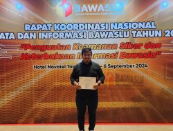 Bawaslu Terima Piagam Penghargaan Anugerah Keterbukaan Informasi Publik