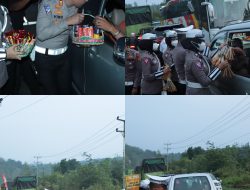 Unik, Kasat Lantas Himbau Cooling System Pada Pengguna Jalan Saat Mengantri Kemacetan di Jalan Amblas 
