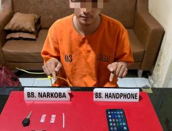 Buruh Harian Ditangkap Sedang Asyik Duduk  Diatas Sepeda Motornya, Ini Kasusnya!! 