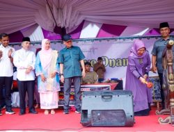 Anggota DPRD Kampar, Zumrotun Hadir Festival Lomang Ayo Onam Perdana