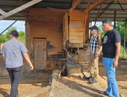 Sat Reskrim Polres Kampar Patroli Cegah Ilegal Logging di Kecamatan Salo
