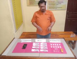 Polisi Gerebek Rumah Pengedar Shabu di Desa Bina Baru