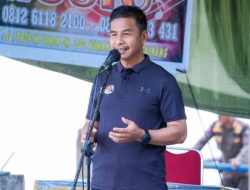 Bupati Kampar Resmikan Pelepasan Start Lomba Pacu Sampan di Desa Pulau Lawas