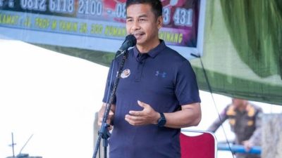 Bupati Kampar Resmikan Pelepasan Start Lomba Pacu Sampan di Desa Pulau Lawas