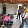 Bhabinkamtibmas Polsek Tambang Dampingi Peternak Bebek Wujudkan Ketahanan Pangan