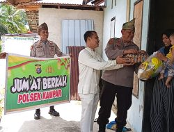 Jumat Barokah, Polsek Kampar Berbagi Dengan Masyarakat Sungai Tonang