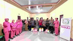Jum’at Berkah, Bhayangkari Polsek Tambang Berbagi Dengan Warga Balam Jaya
