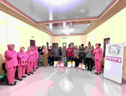 Jum’at Berkah, Bhayangkari Polsek Tambang Berbagi Dengan Warga Balam Jaya