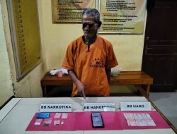 Polsek Kampar Kiri Hilir Ringkus Kakek 61 Tahun Miliki Sabu-sabu, Daun Ganja Kering dan Pil Ekstasi 