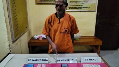 Polsek Kampar Kiri Hilir Ringkus Kakek 61 Tahun Miliki Sabu-sabu, Daun Ganja Kering dan Pil Ekstasi 