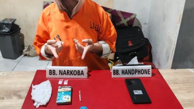 Satresnarkoba Polres Kampar Tangkap Wanita di Toko Pakaian, Temukan Dua Paket Sabu-sabu 