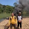 Polsek Kampar Kiri Bakar Dua Rakit Tambang Ilegal Dibakar di Sungai Batang Bio