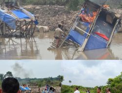 Dua Rakit Tambang Emas Ilegal di Sungai Batang Potai di Bakar Polsek Kampar Kiri Hilir 